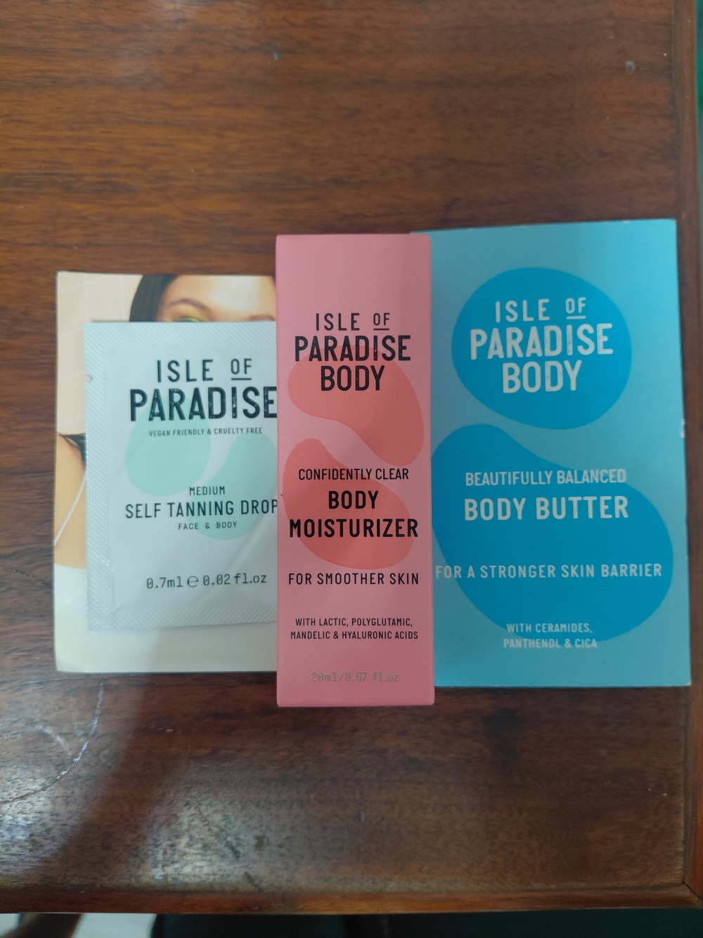 Isle of Paradise Body Moisturizer - Pink 2 GiFts w/ PURCHASE